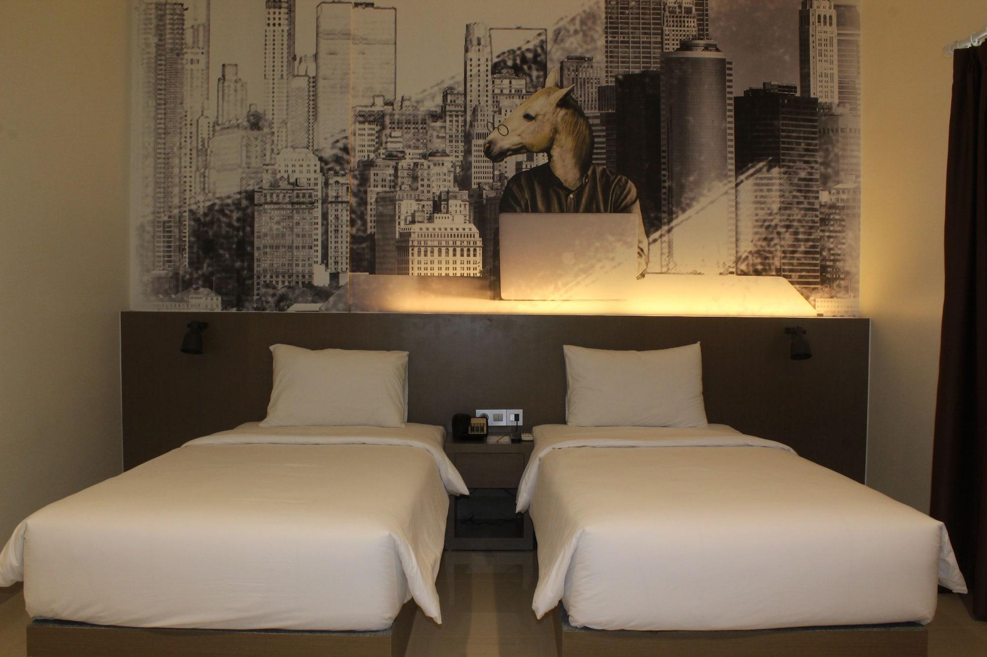 Opi Indah Hotel Palembang Exterior photo