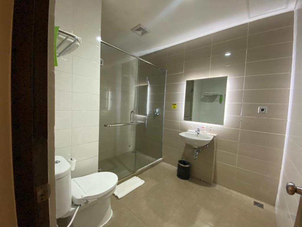 Opi Indah Hotel Palembang Exterior photo