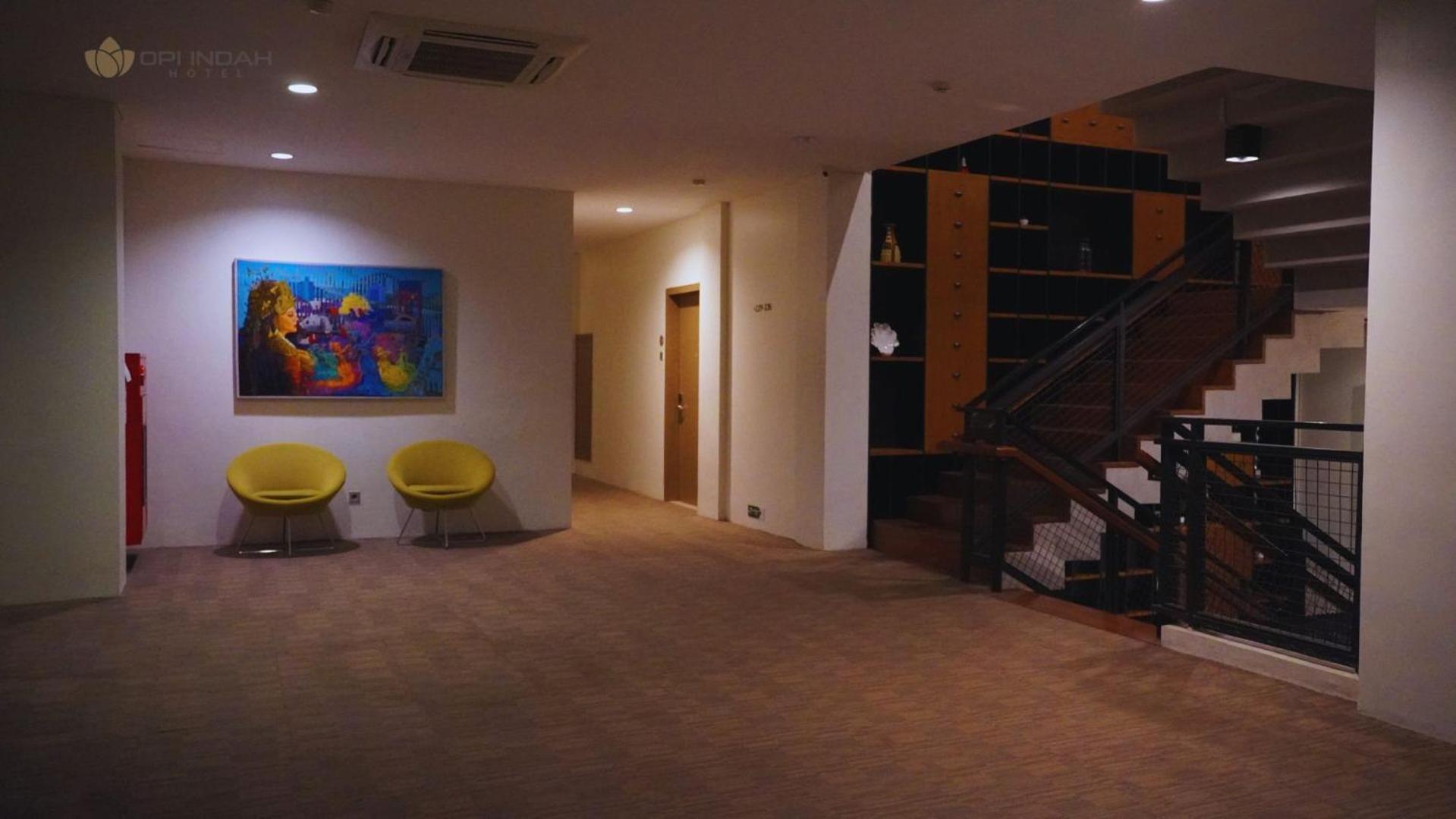 Opi Indah Hotel Palembang Exterior photo