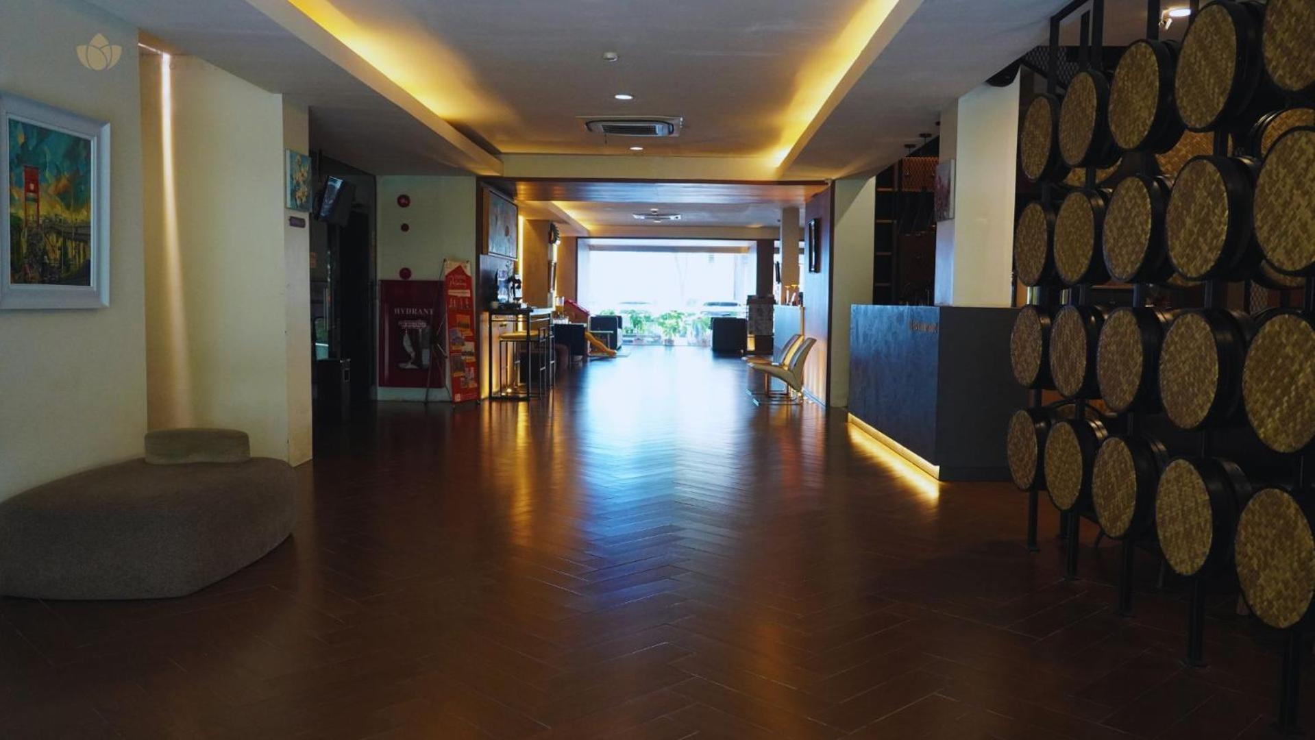 Opi Indah Hotel Palembang Exterior photo