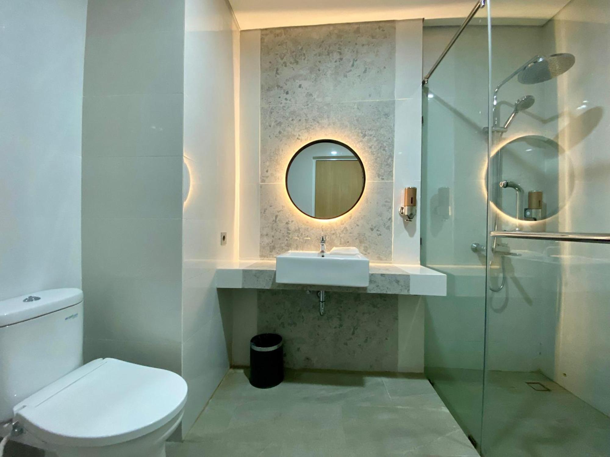 Opi Indah Hotel Palembang Exterior photo