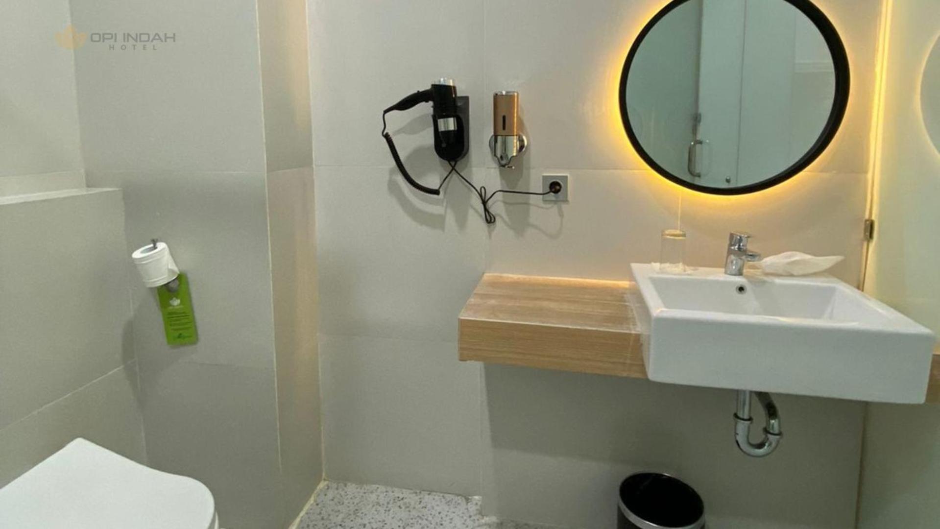 Opi Indah Hotel Palembang Exterior photo